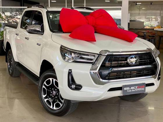 TOYOTA HILUX 2.8 D-4D TURBO DIESEL CD SRX 4X4 AUTOMÁTICO